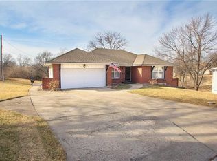 10506 Cherry St, Kansas City, MO 64131