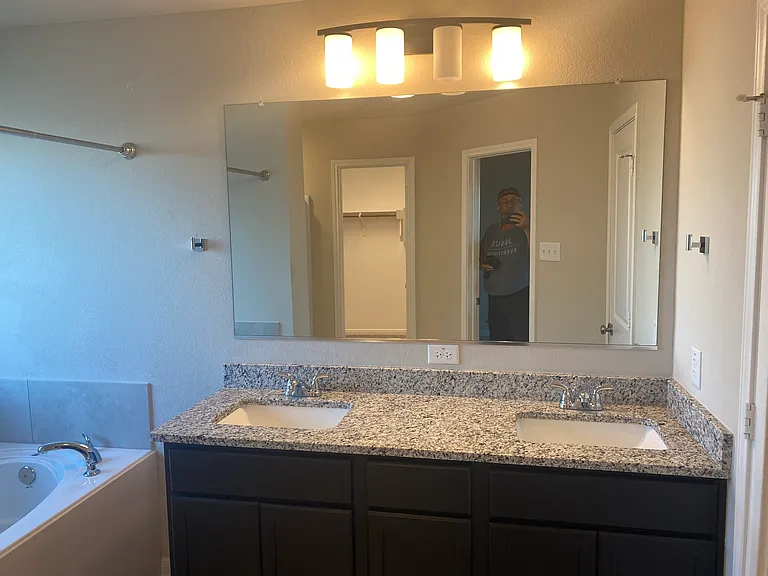 2060 Dade Loop — Photo 11