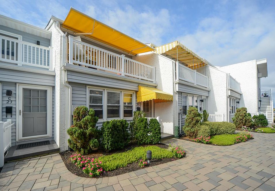 1st image of 1114 Bayfront APT C24