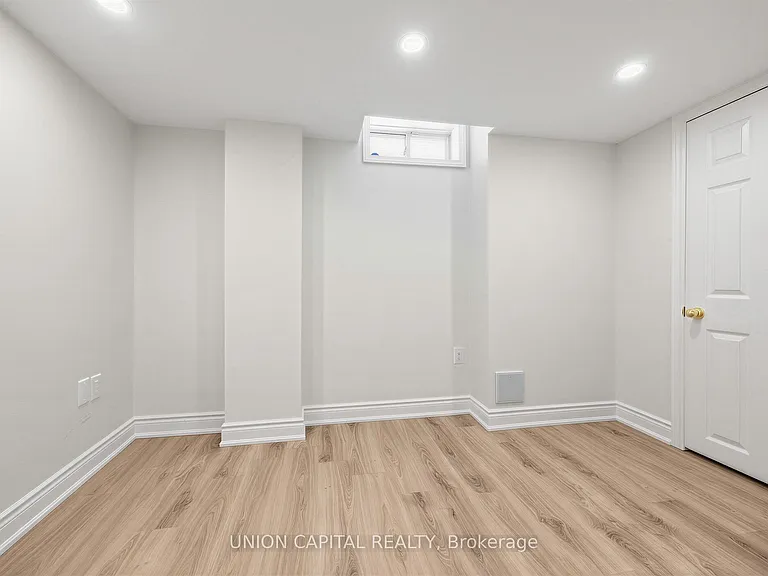 3186 Cabano Cres — Photo 23