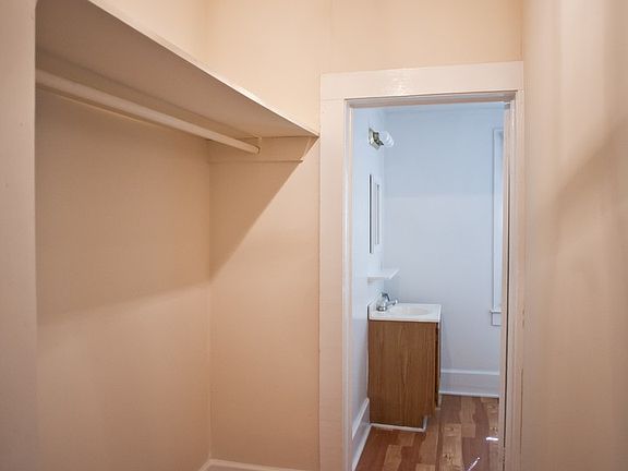 3rd image of 639D N Columbia St APT D
