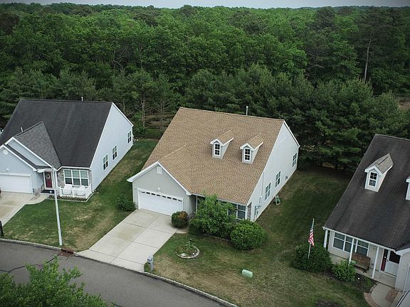 5th image of 74 Briarwood Dr