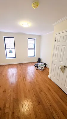 Rented by United Realty Equities | media 8
