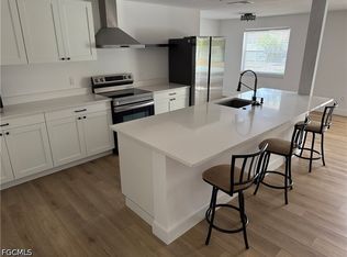 1463 Tanglewood Pkwy, Fort Myers, FL 33919