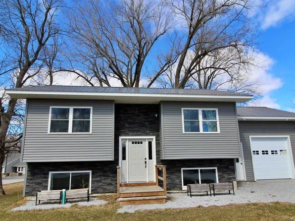 26 Lake Street, Alburgh, VT 05440
