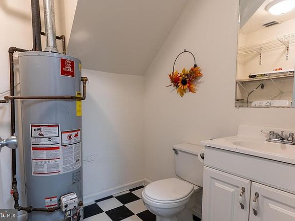 3rd image of 9200 Bridle Path Ln
