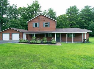 2571 Crawford Rd, Schenectady, NY 12306