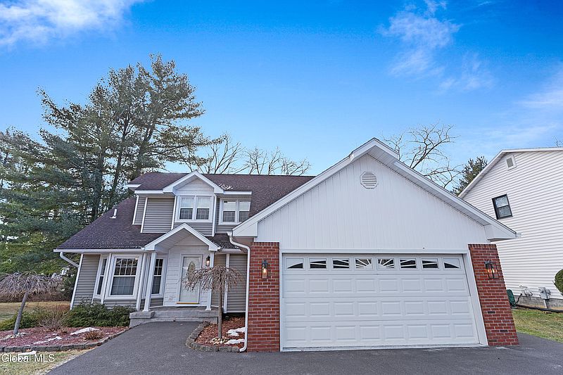 2nd image of 20 Hampshire Way