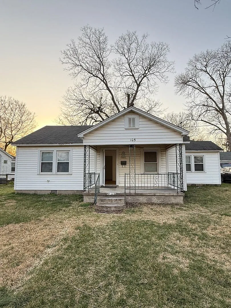 For Rent 3 Bedroom 2 Bath — Photo 2
