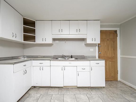 4th image of 51 Lansing St Unit 2