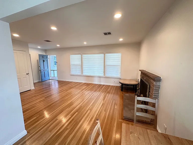 4717 Glenwood Ave — Photo 5