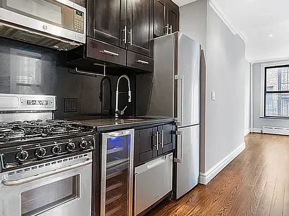3rd image of 336 E 18th St #D1'