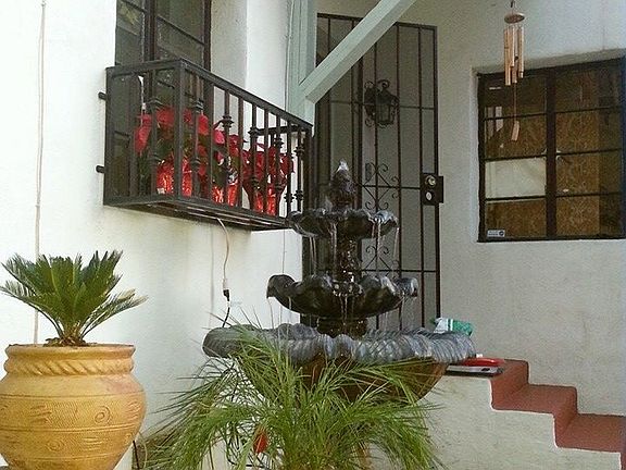 2nd image of 695 Hillcrest Dr
