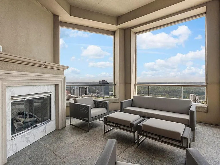 3376 Peachtree Rd #44B — Photo 38