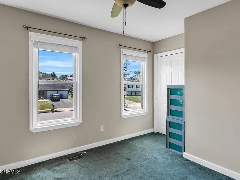 960 Green Hill Blvd — Photo 8