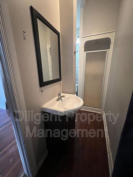 Peterborough House for rent - 2 Bedrooms — photo 9