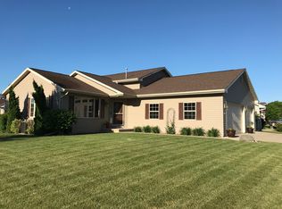 1140 Heidi Haven Dr, Oshkosh, WI 54904