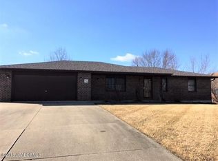 305 Oak St, Ashland, MO 65041