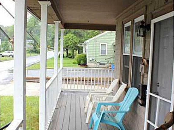 17 Mary Ave, west Warwick, RI 02893