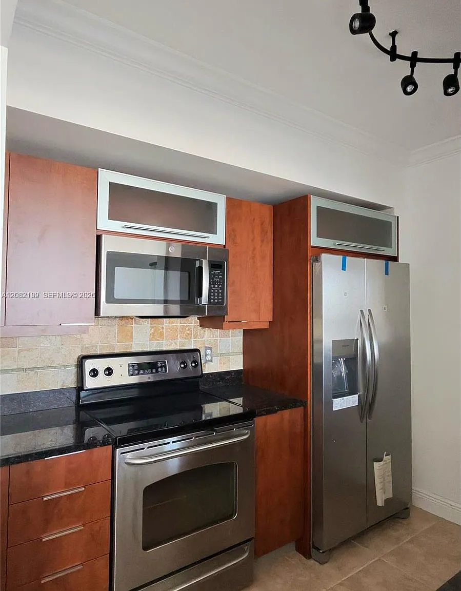 Toscano Condo — Photo 4