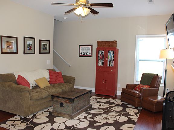 5th image of 2082 Falling Leaf Dr