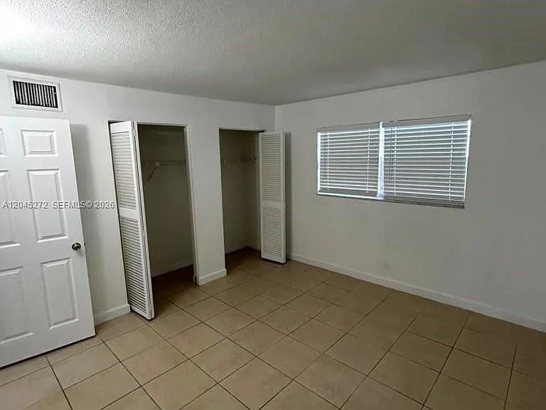 2435 Van Buren St #1B — Photo 4