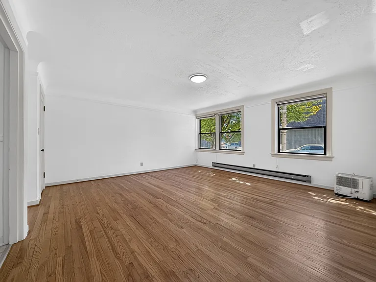 280 Morris Ave S #7 — Photo 2