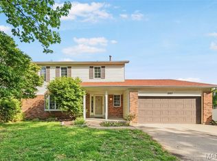 1007 Holly River Dr, Florissant, MO 63031