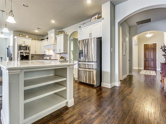 4th image of 6605 Elderberry Way