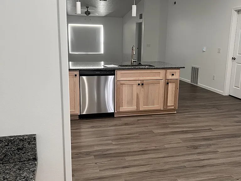 212 S Taylor St — Photo 8