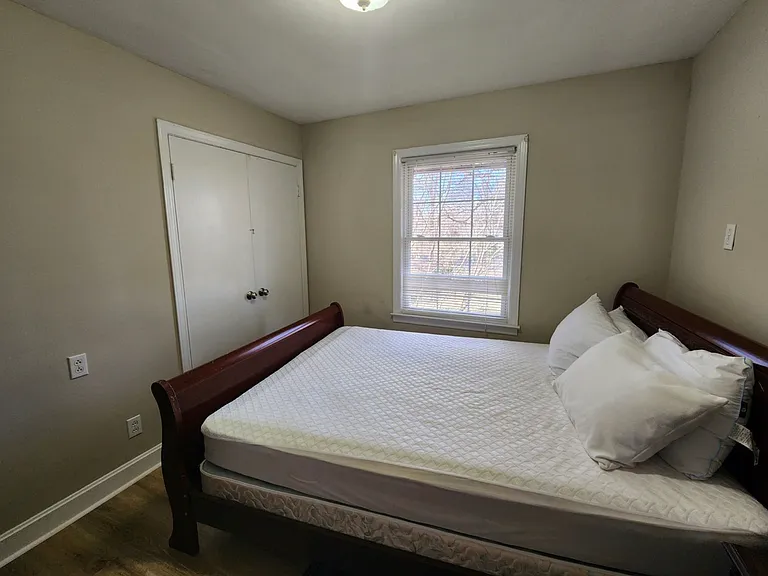 33 Edith Ave — Photo 2