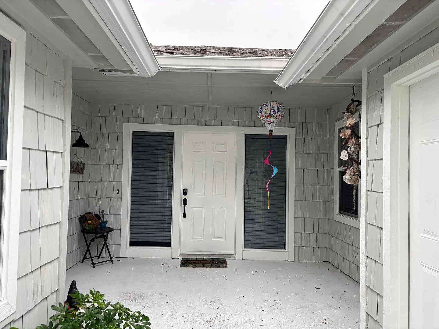 Beautiful Updated Home — Photo 2