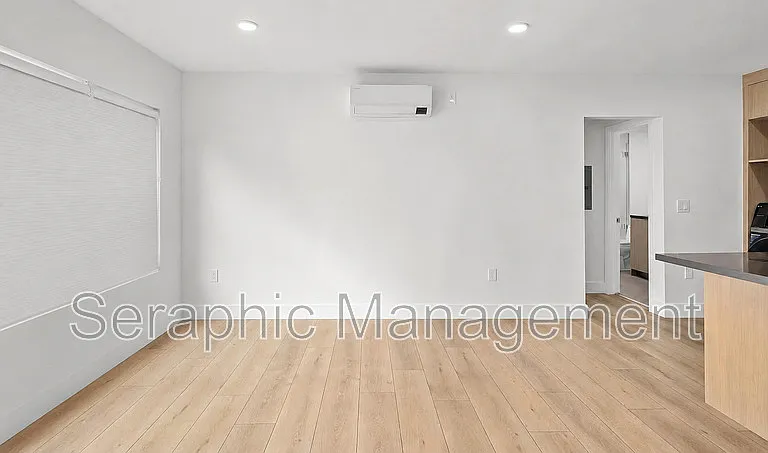 1554 Diamond St #9 — Photo 2