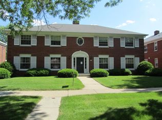 9223 W North Ave, Wauwatosa, WI 53226