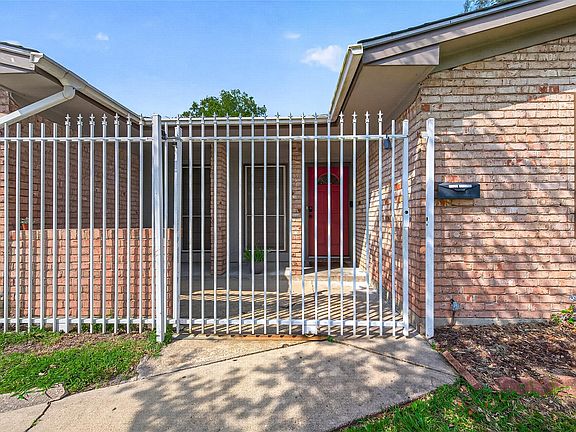 3rd image of 10635 Seaford Dr