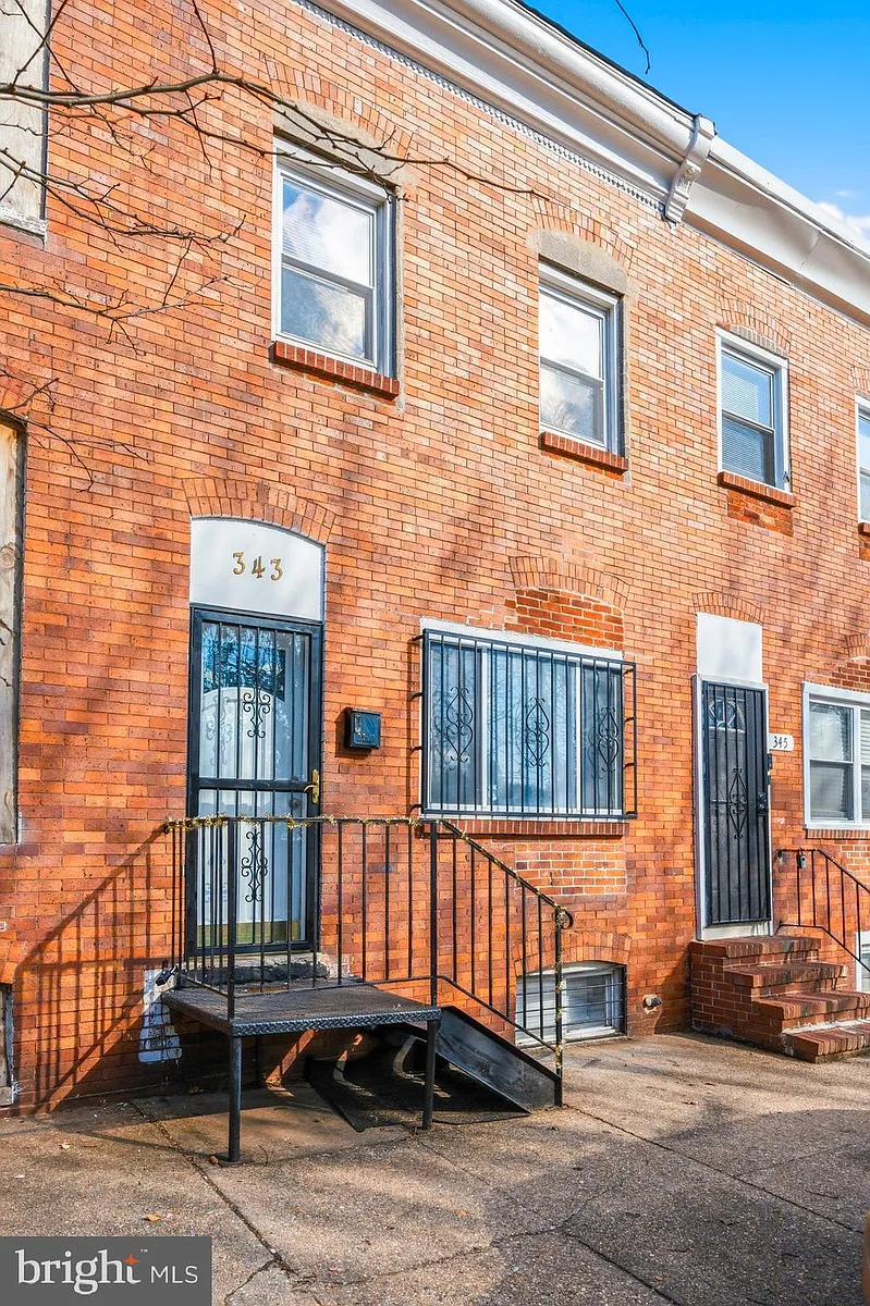 Building Photo - 343 Font Hill Ave