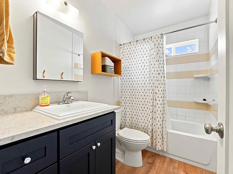 417 N Atlantic St — Photo 16
