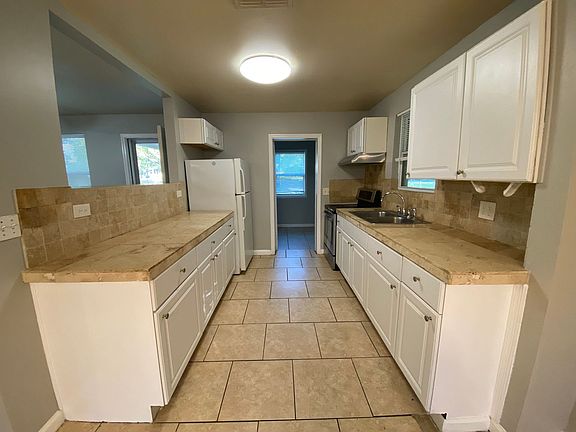 3rd image of 6890 Biddy Ln