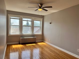 6908 W Roosevelt Rd #3, Oak Park, IL 60304