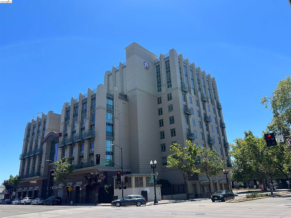 1st image of 423 7th St Unit 313