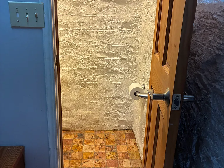 685 Riddle Rd — Photo 21