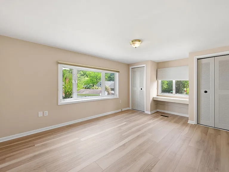 512 Dennis Ave — Photo 5