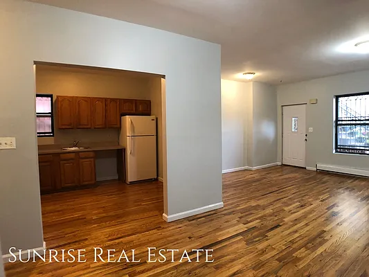 Rented by Sunrise Real Estate | media 52