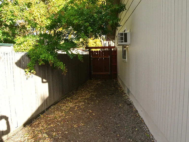 727 Rocky Road Dr — Photo 35