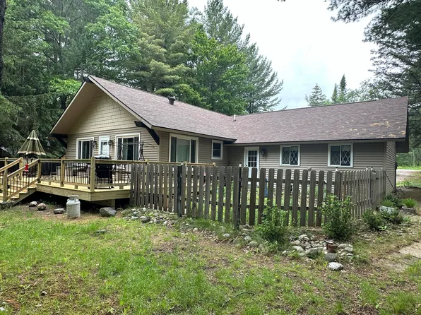 8829 Summit Dr, Gaylord, MI 49735