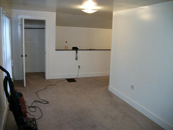 5th image of 4422 16th Ave