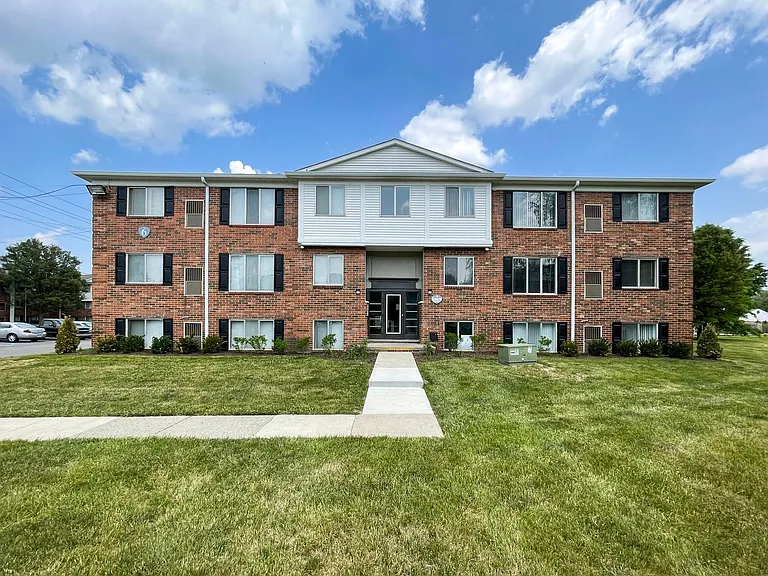 The Maxwell Apartments — Photo 35