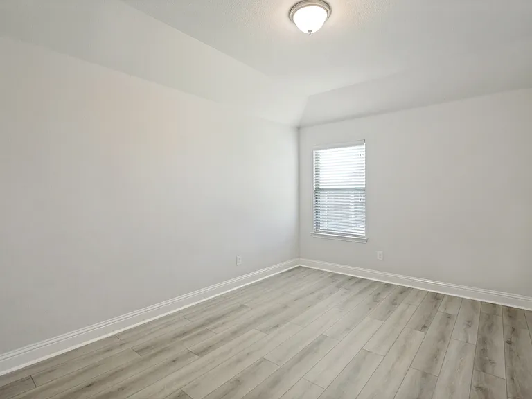 4541 Conrad Ave — Photo 16