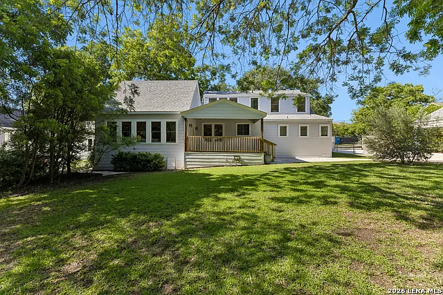 120 Lamont Ave — Photo 17