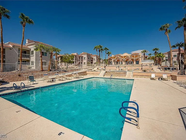 1912 Las Palmas Ln #109 — Photo 7